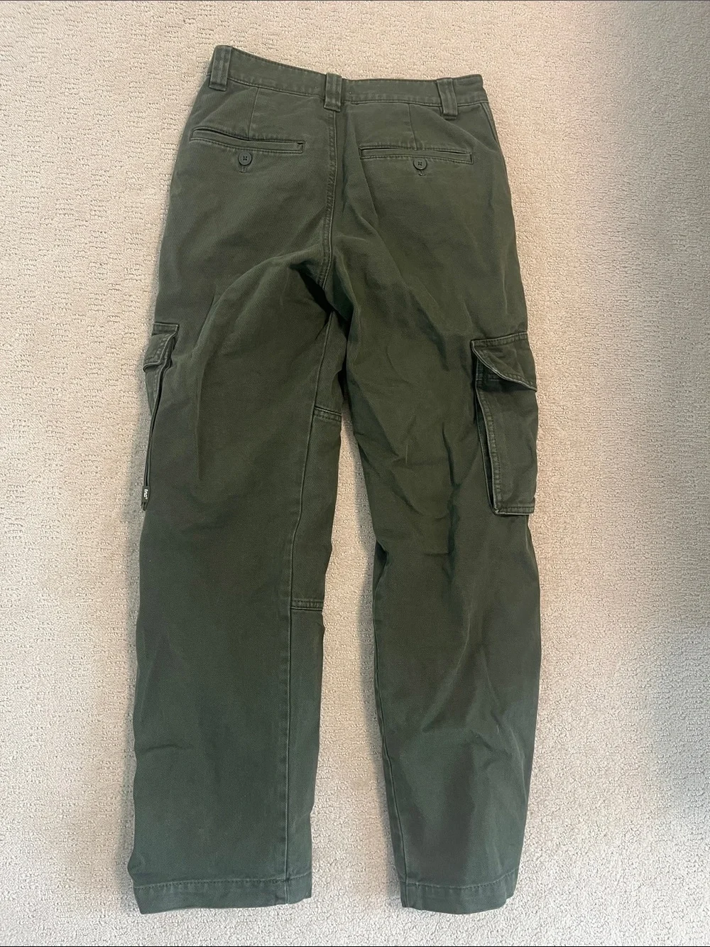 Aritzia - TNA Women’s Cargo Pants - Picture 2 of 3